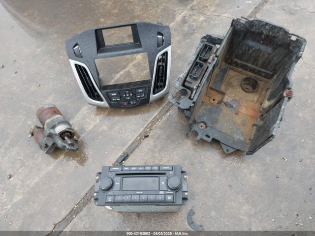 1FADP3K25EL140375 Ford FOCUS SE
