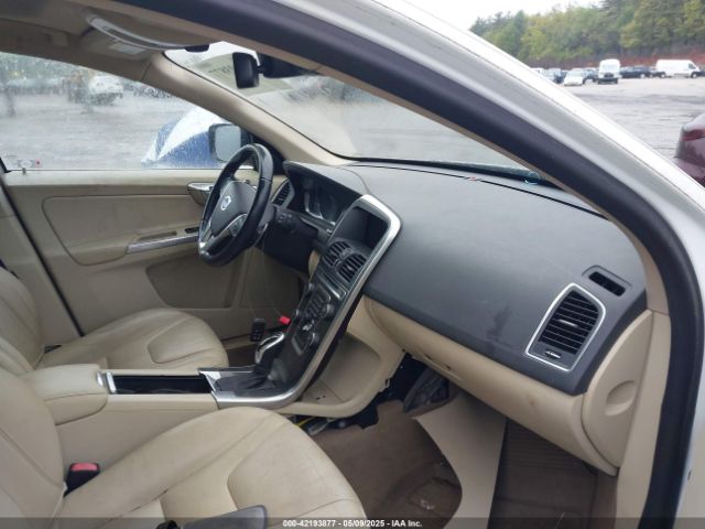 YV4902RC8F2612666 Volvo Xc60 T6 Premier Plus