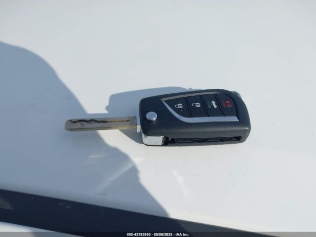 JTDEPMAE9MJ171204 Toyota COROLLA LE