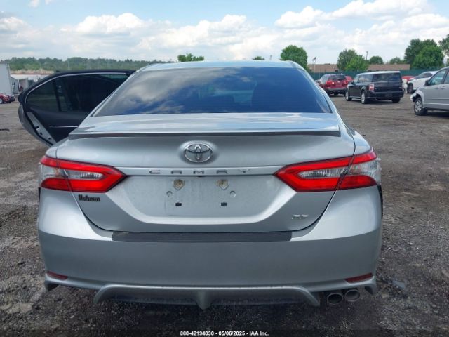 4T1B11HK8JU649942 Toyota CAMRY SE