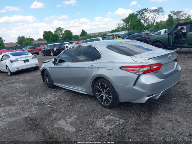 4T1B11HK8JU649942 Toyota CAMRY SE