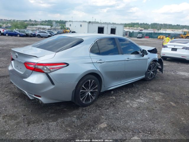 4T1B11HK8JU649942 Toyota CAMRY SE