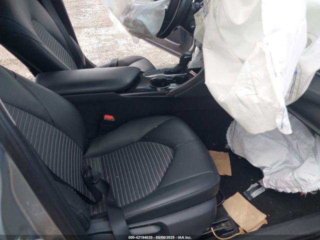 4T1B11HK8JU649942 Toyota CAMRY SE