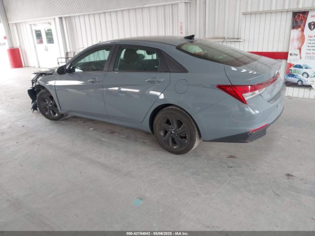 KMHLM4AJ9PU044562 Hyundai Elantra Hybrid Blue