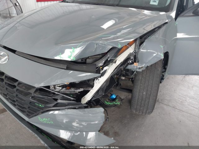 KMHLM4AJ9PU044562 Hyundai Elantra Hybrid Blue
