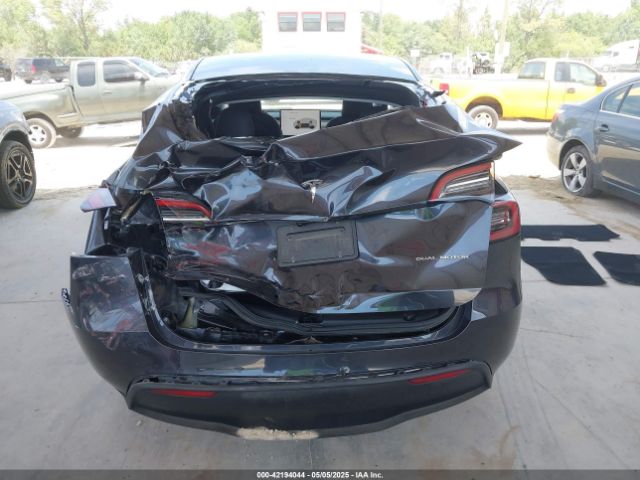 2024 TESLA MODEL Y 7SAYGDEE7RA229591 Photo 5