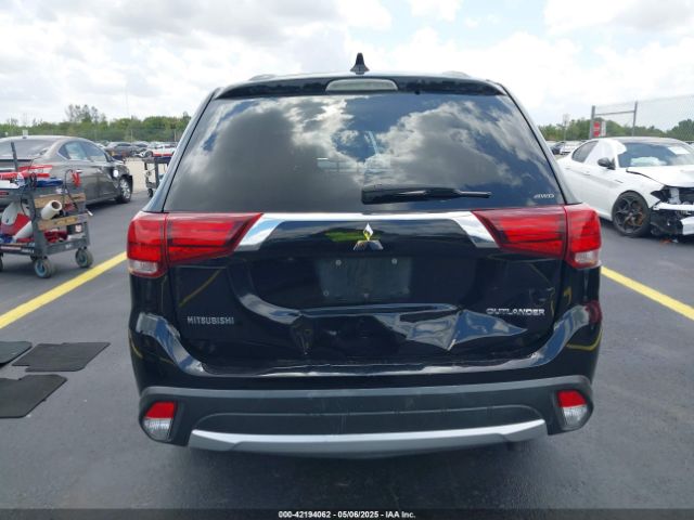 JA4AZ2A3XHZ052168 Mitsubishi Outlander Es