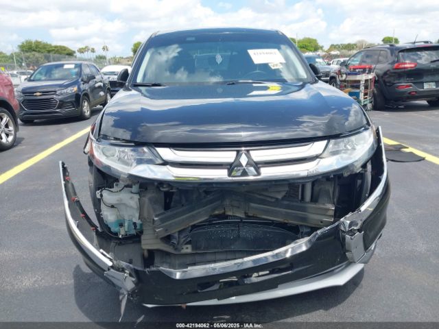 JA4AZ2A3XHZ052168 Mitsubishi Outlander Es
