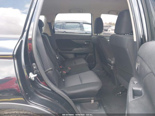 JA4AZ2A3XHZ052168 Mitsubishi Outlander Es