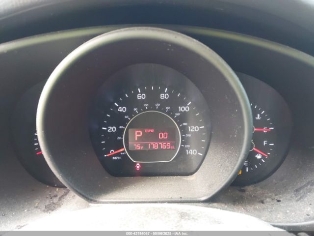 KNDJP3A55E7015717 KIA SOUL +