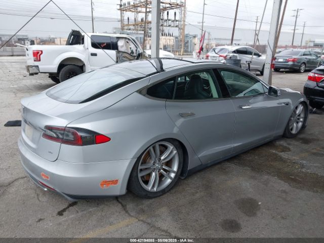 2014 TESLA MODEL S 5YJSA1H12EFP32213 Photo 3
