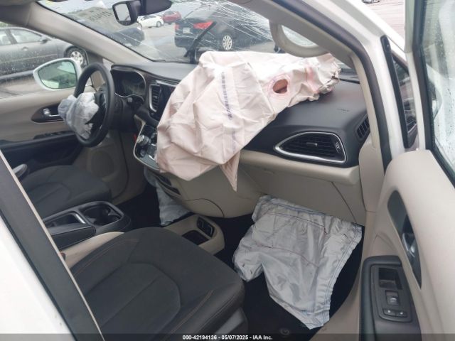 2018 CHRYSLER PACIFICA 2C4RC1FG1JR271584 Photo 4