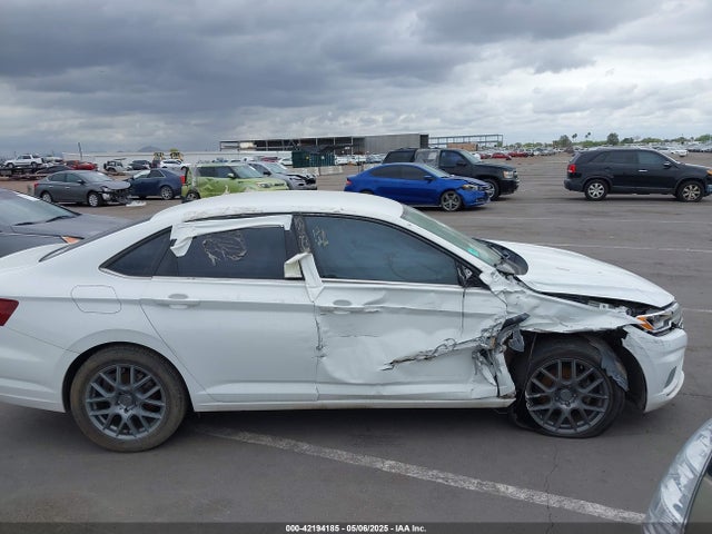 3VWN57BUXKM266106 Volkswagen Jetta 1.4t S