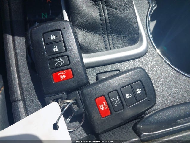 5TDJZRFH9HS387099 Toyota Highlander Xle
