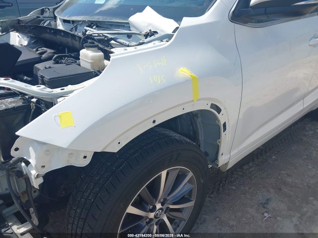 5TDJZRFH9HS387099 Toyota Highlander Xle
