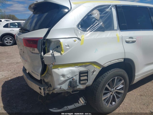 5TDJZRFH9HS387099 Toyota Highlander Xle
