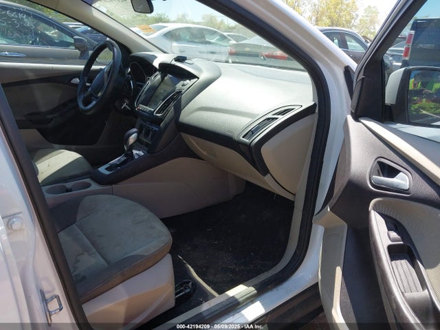 1FADP3K20EL417255 Ford FOCUS SE