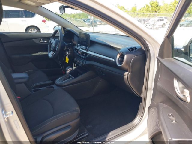3KPF24AD3ME353116 KIA Forte Lxs