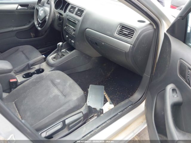 3VWD17AJ1FM235119 Volkswagen Jetta 1.8t Se