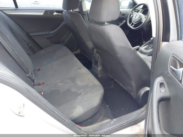 3VWD17AJ1FM235119 Volkswagen Jetta 1.8t Se