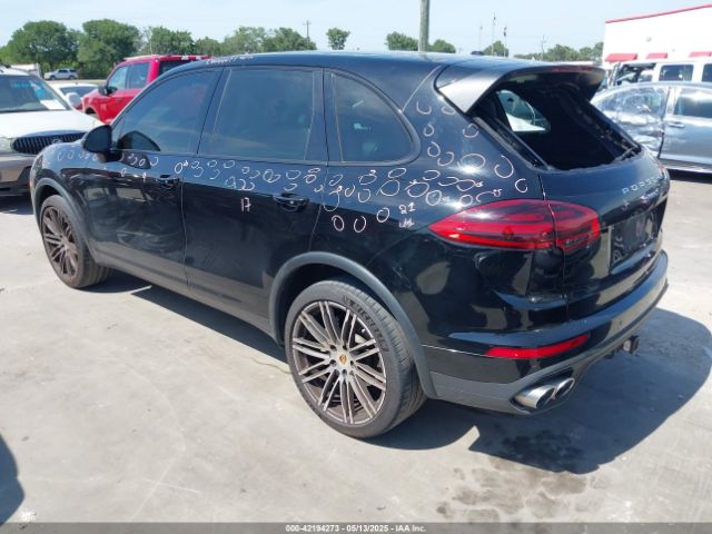 2017 PORSCHE CAYENNE WP1AB2A24HLA52279 Photo 2