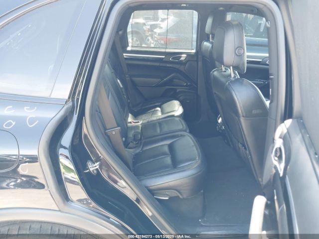 2017 PORSCHE CAYENNE WP1AB2A24HLA52279 Photo 7