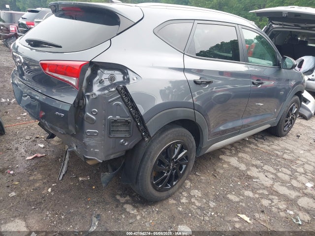 KM8J3CA45HU387000 Hyundai TUCSON SE