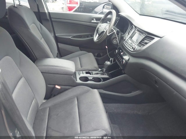 KM8J3CA45HU387000 Hyundai TUCSON SE