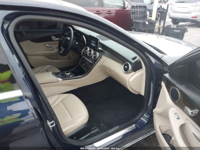 55SWF4JB1HU217102 Mercedes-Benz C 300 Luxury/sport