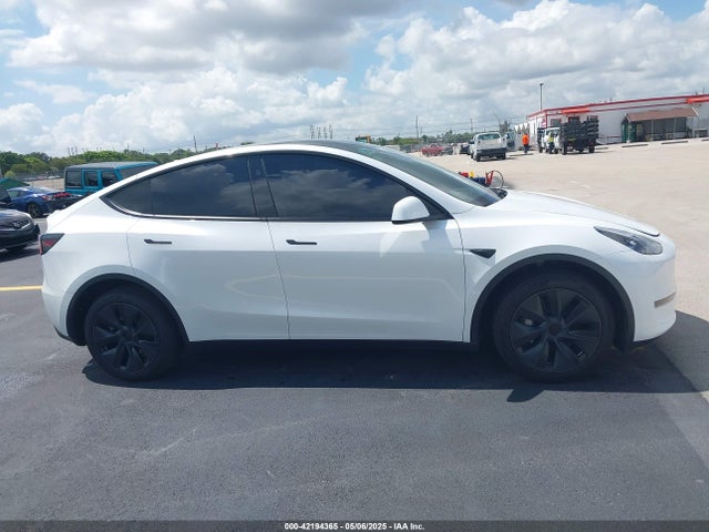 7SAYGDED0SA357958 Tesla Model Y Long Range Dual Motor All-wheel Drive