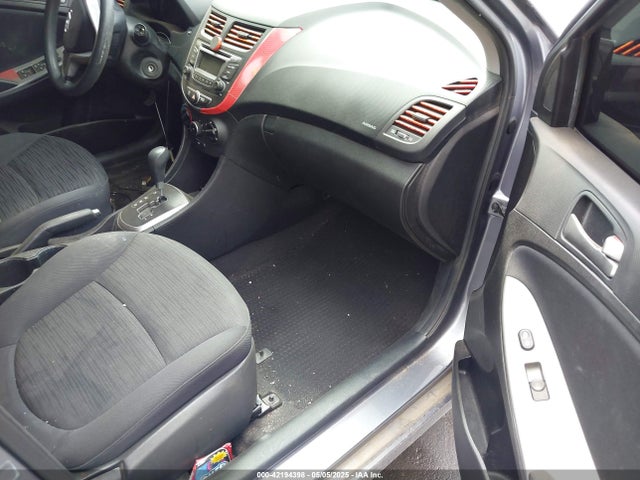 KMHCT5AE7HU317074 Hyundai ACCENT SE