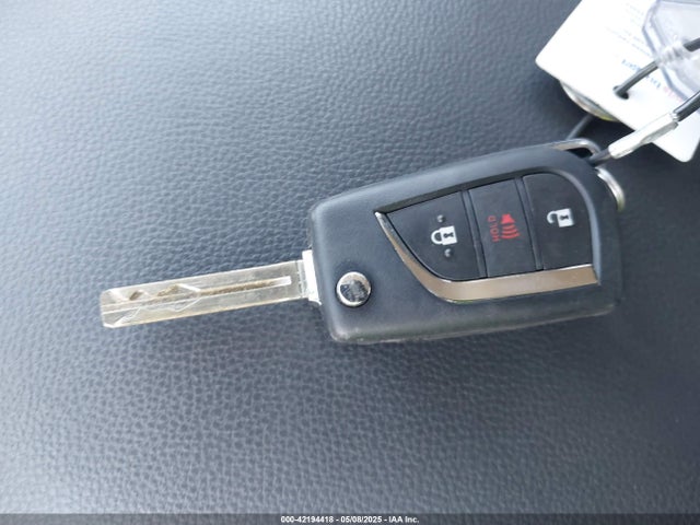 2T3H1RFV3SC311980 Toyota RAV4 LE