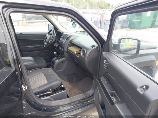 1C4NJRFBXFD169475 Jeep Patriot Latitude