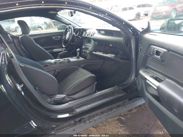 1FA6P8AM3H5214071 Ford Mustang V6