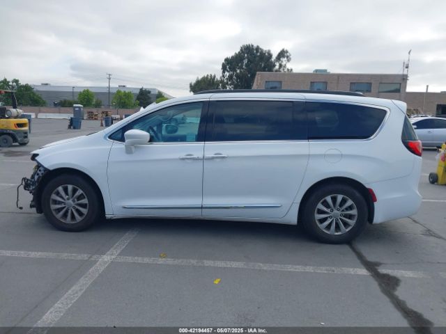 2C4RC1BG0HR533823 Chrysler Pacifica Touring-l