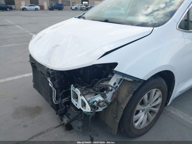 2C4RC1BG0HR533823 Chrysler Pacifica Touring-l