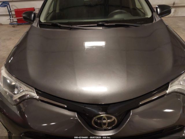 JTMBFREV2JJ246396 Toyota RAV4 LE