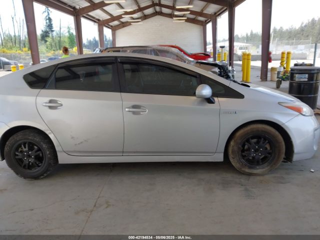 JTDKN3DU1E1777622 Toyota Prius Two