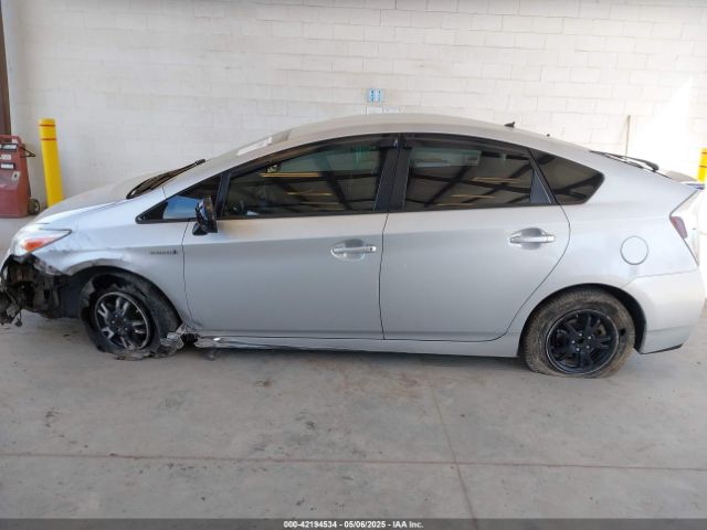 JTDKN3DU1E1777622 Toyota Prius Two