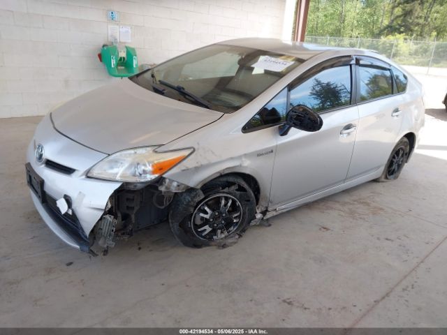 JTDKN3DU1E1777622 Toyota Prius Two