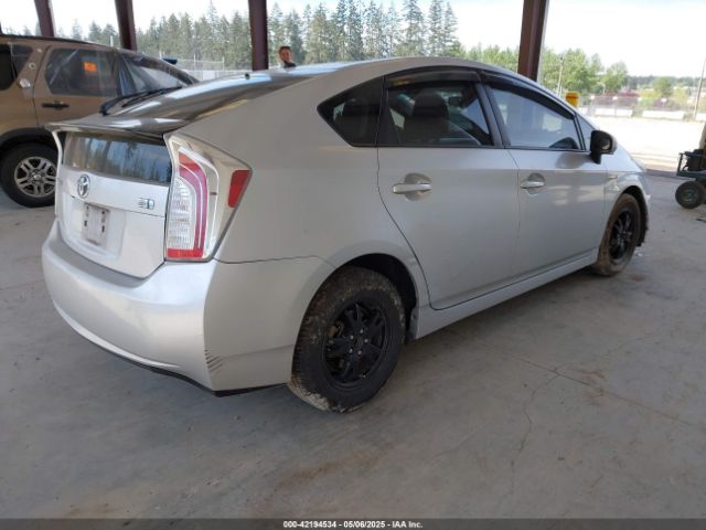 JTDKN3DU1E1777622 Toyota Prius Two