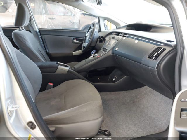 JTDKN3DU1E1777622 Toyota Prius Two