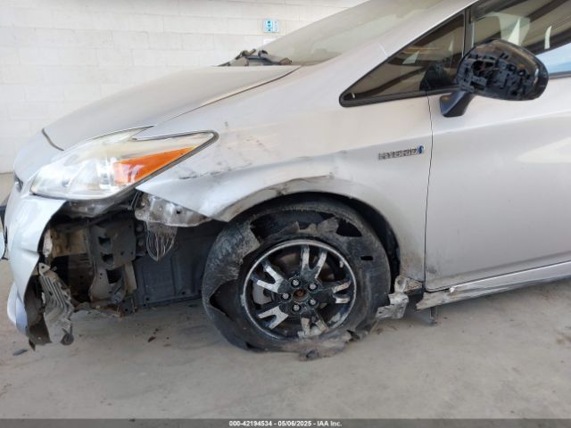 JTDKN3DU1E1777622 Toyota Prius Two