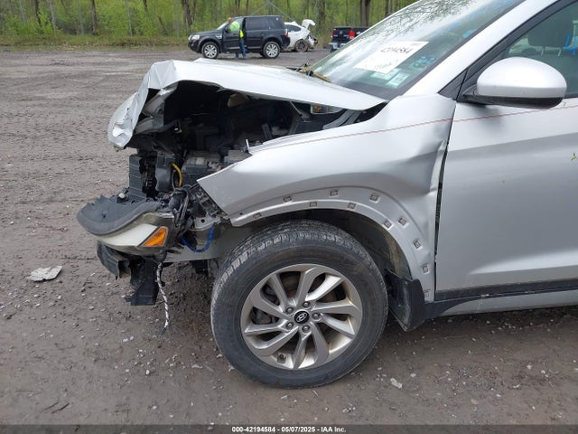 KM8J3CA43HU272122 Hyundai TUCSON SE