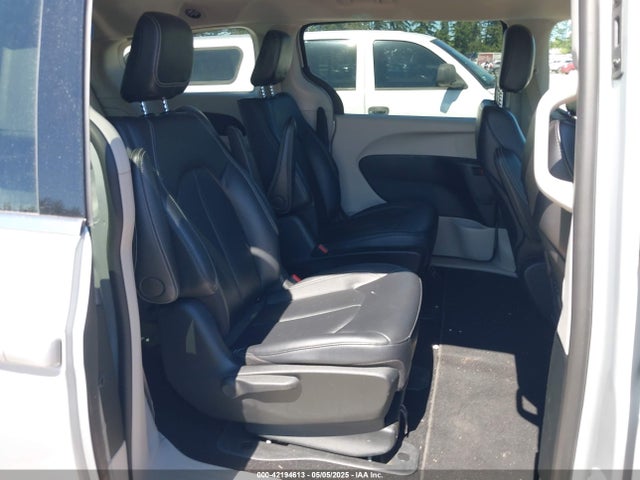 Chrysler Pacifica Hybrid Select 2024 2C4RC1S7XRR147332 Image 8