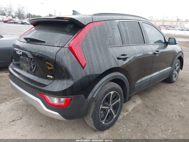 KNDCR3LE8P5086327 KIA NIRO EX
