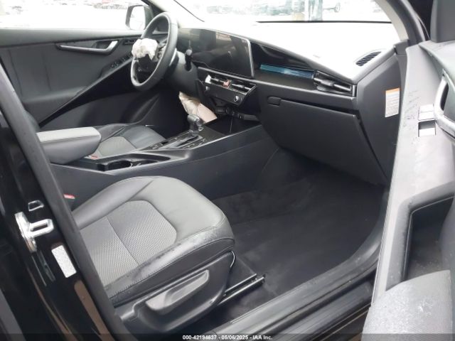 KNDCR3LE8P5086327 KIA NIRO EX