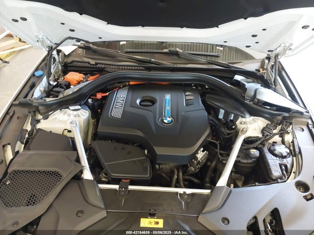 WBAJB1C5XJB084908 BMW 530e