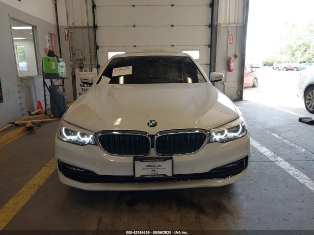 WBAJB1C5XJB084908 BMW 530e