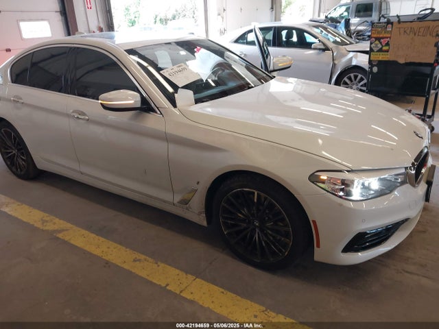 WBAJB1C5XJB084908 BMW 530e